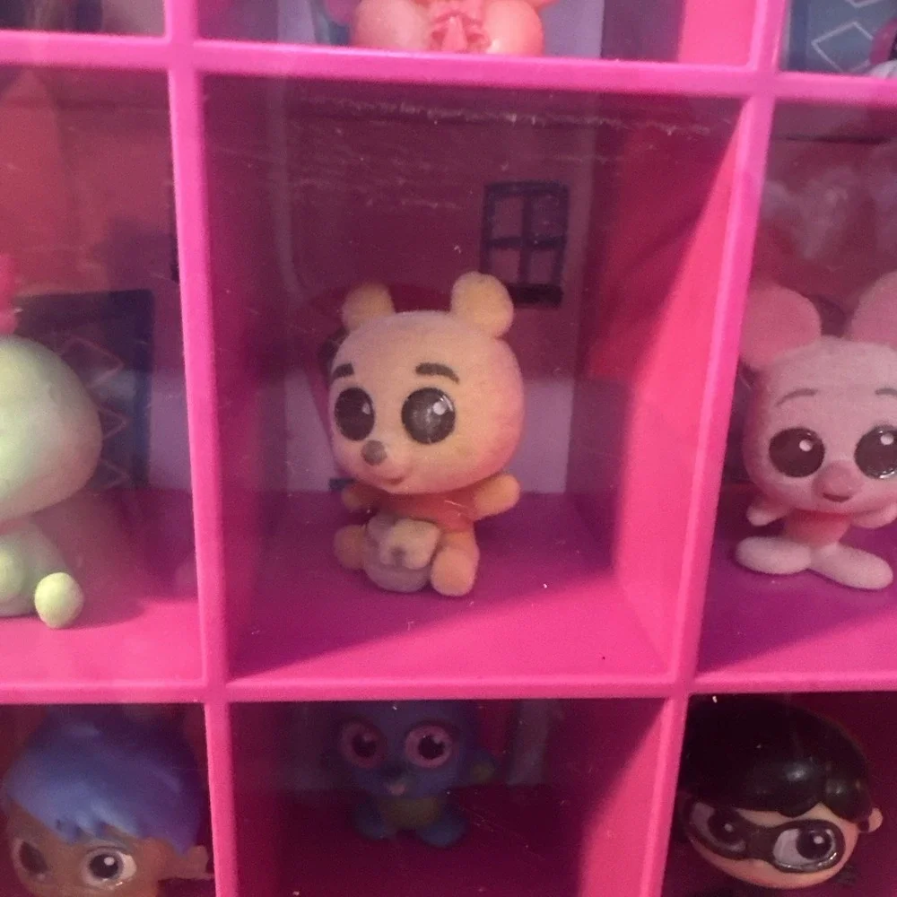 LOT 21 DISNEY‎ Doorables Figures in PINK Ultimate Collectors Case Rare